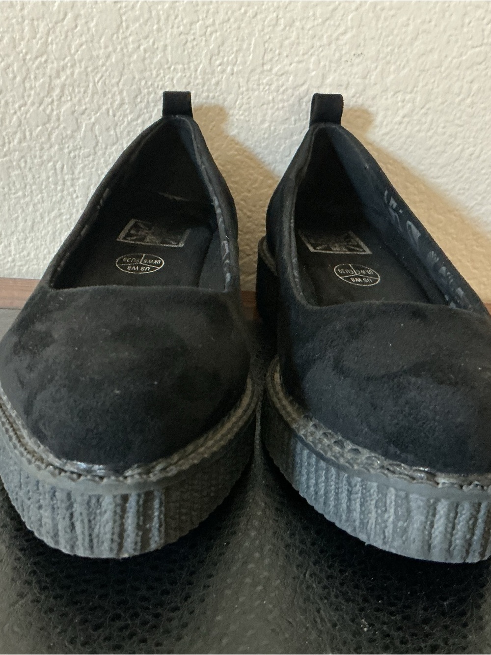 T.U.K. Women Black Vegan Faux-Suede Pointed Toe Ballet Creeper Size 8 - Picture 3 of 6
